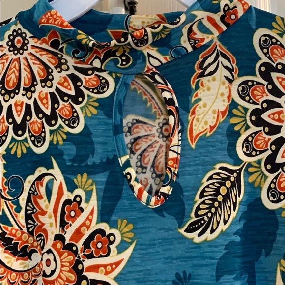 Printed Keyhole Lightweight Tunic Dress - Picture 2 of 5